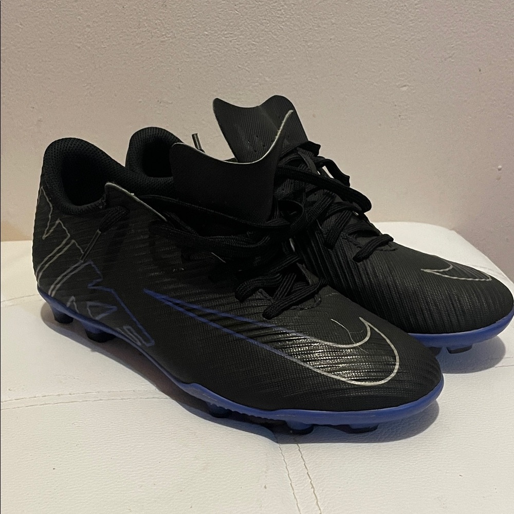 Nike Men's Black and Blue Athletic Shoes